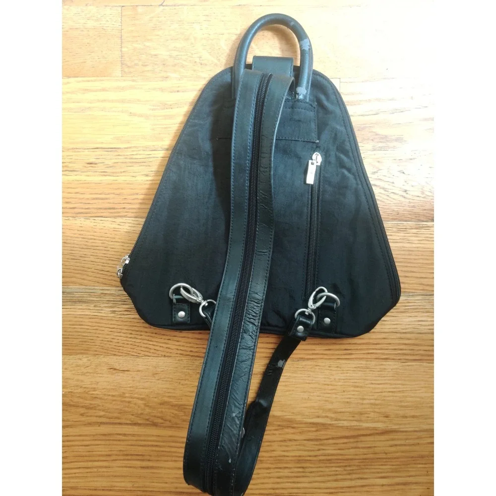 Baggallini hybrid sling